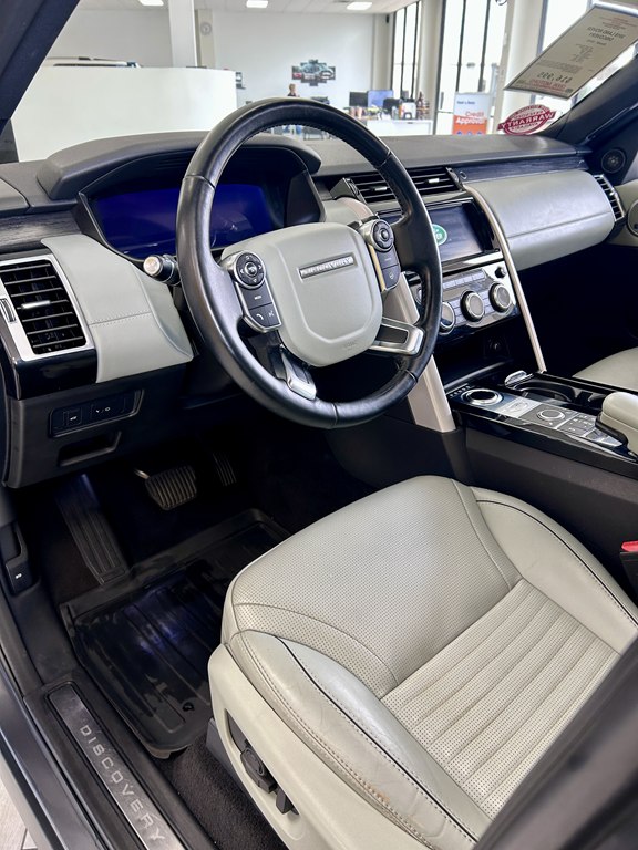 Photo 13 of this LAND ROVER DISCOVERY