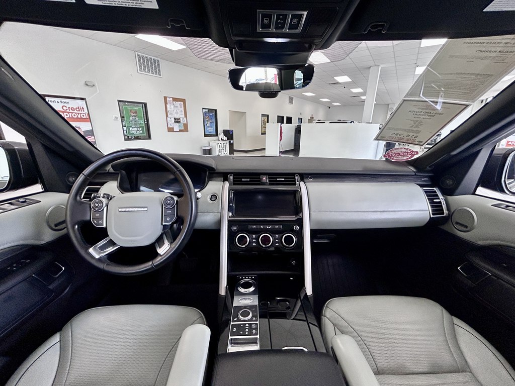 Photo 10 of this LAND ROVER DISCOVERY