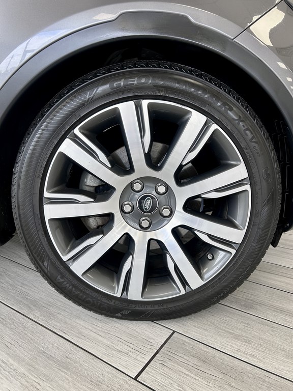 Photo 20 of this LAND ROVER DISCOVERY