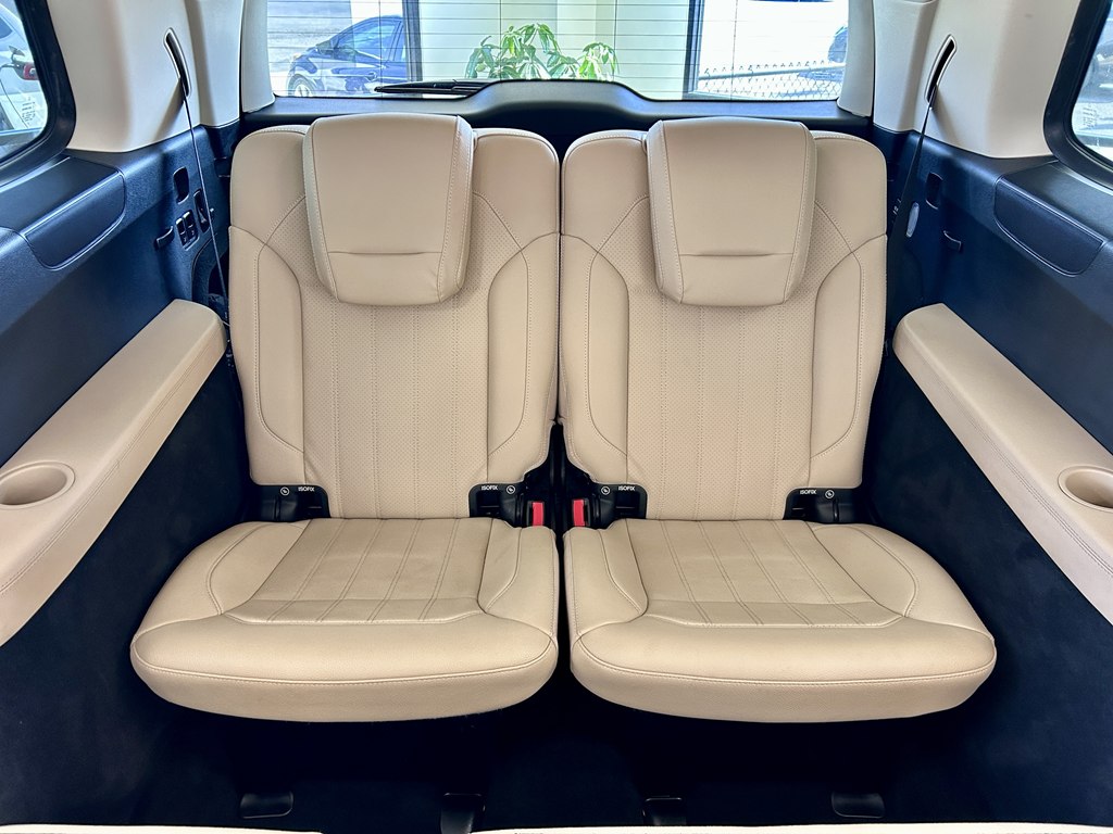 Photo 18 of this MERCEDES-BENZ GLS