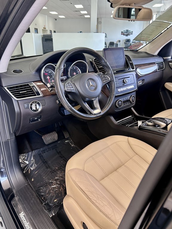 Photo 13 of this MERCEDES-BENZ GLS