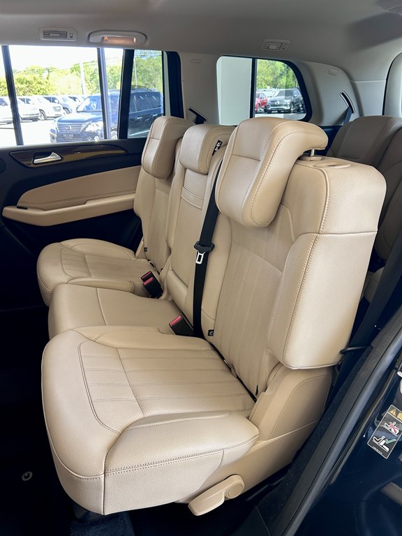 Photo 17 of this MERCEDES-BENZ GLS