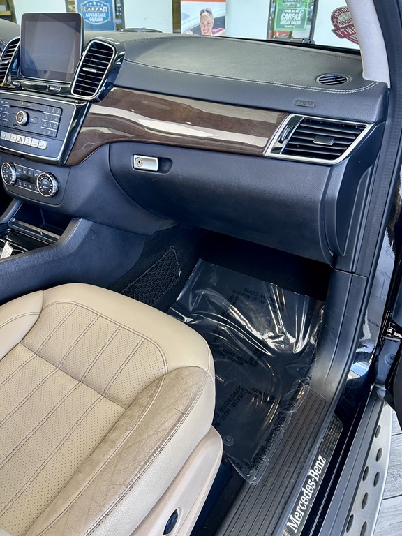 Photo 12 of this MERCEDES-BENZ GLS