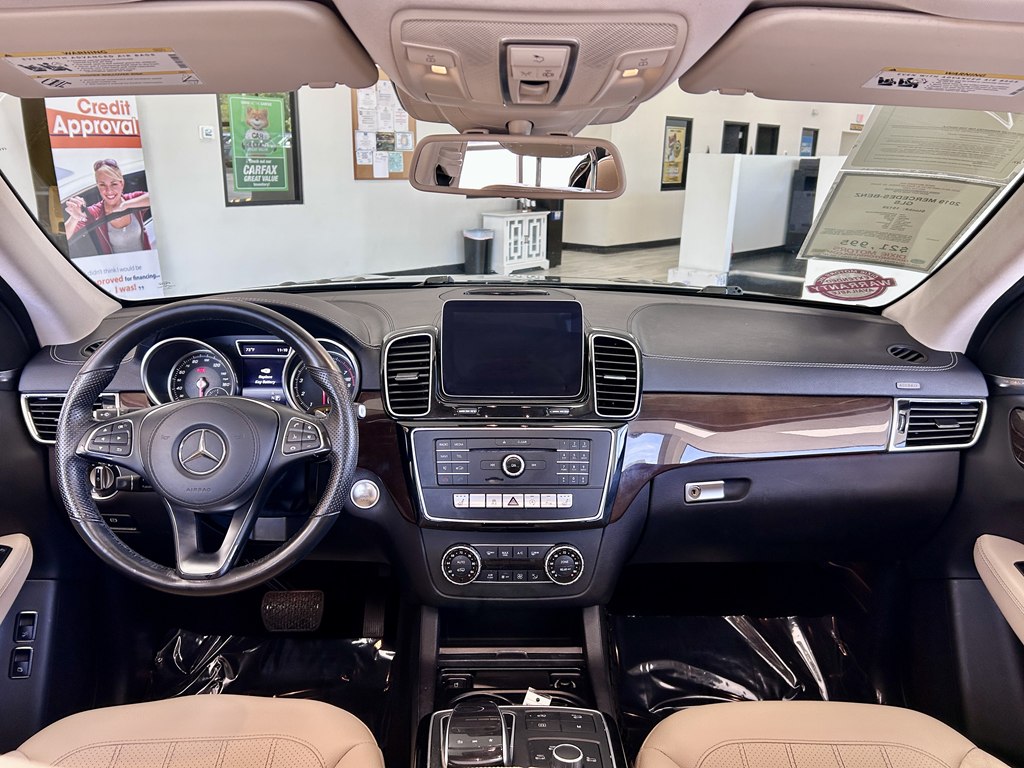 Photo 10 of this MERCEDES-BENZ GLS