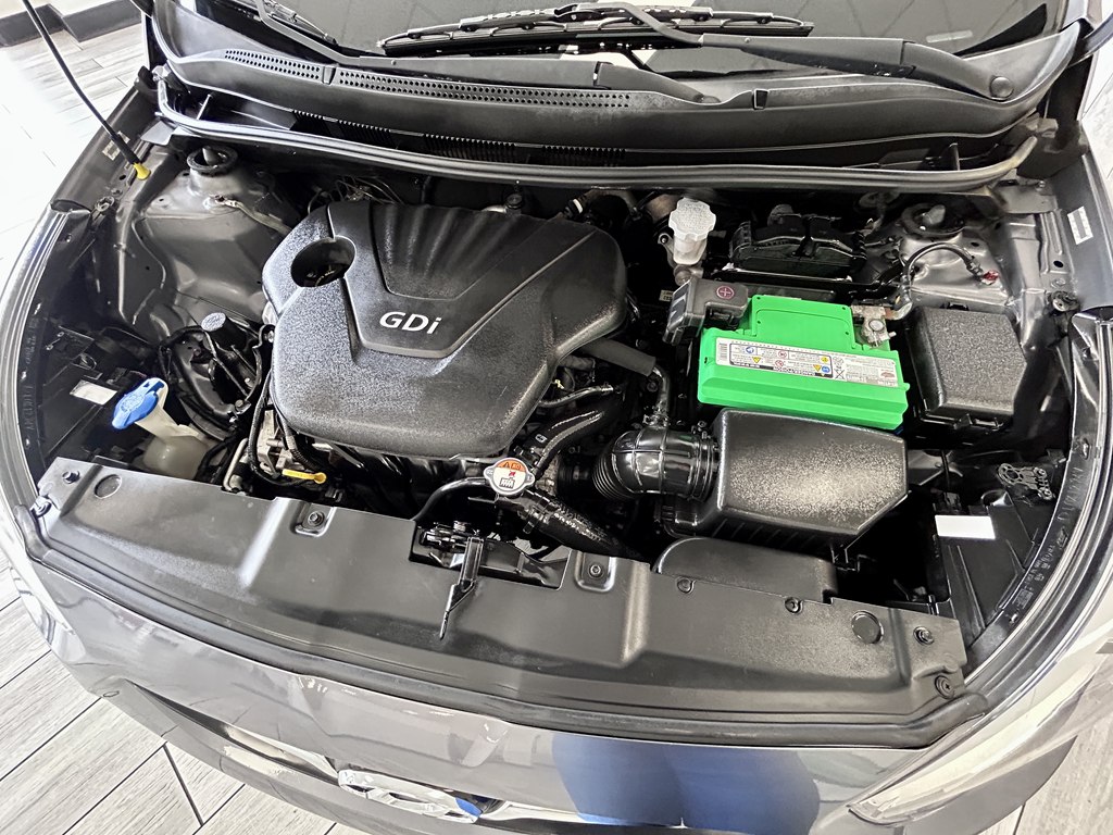 Photo 17 of this HYUNDAI ACCENT
