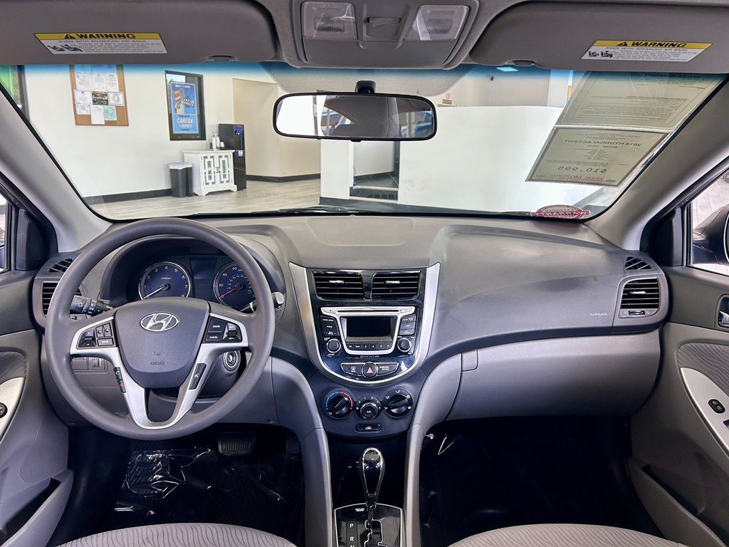 Photo 10 of this HYUNDAI ACCENT