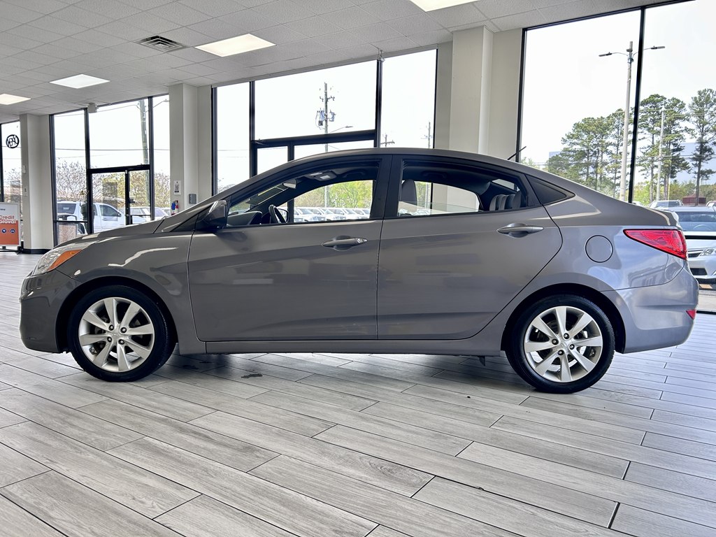 Photo 4 of this HYUNDAI ACCENT