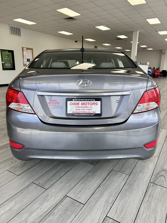 Photo 8 of this HYUNDAI ACCENT