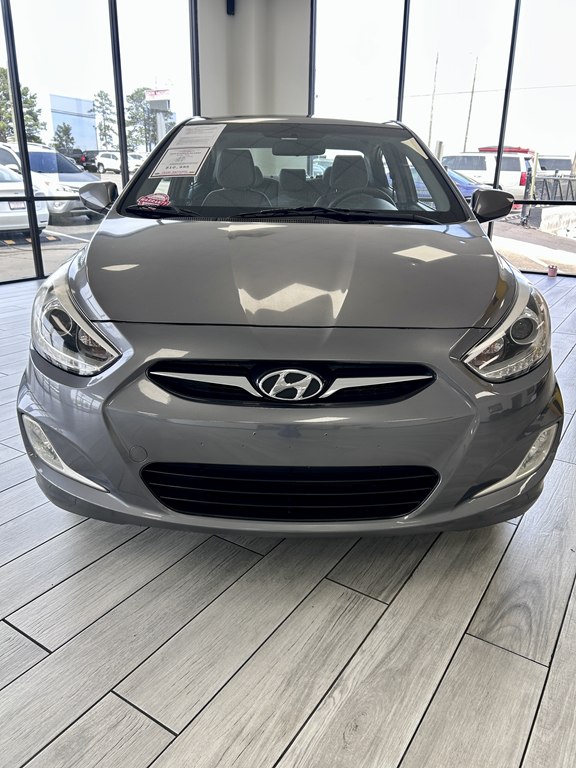 Photo 2 of this HYUNDAI ACCENT