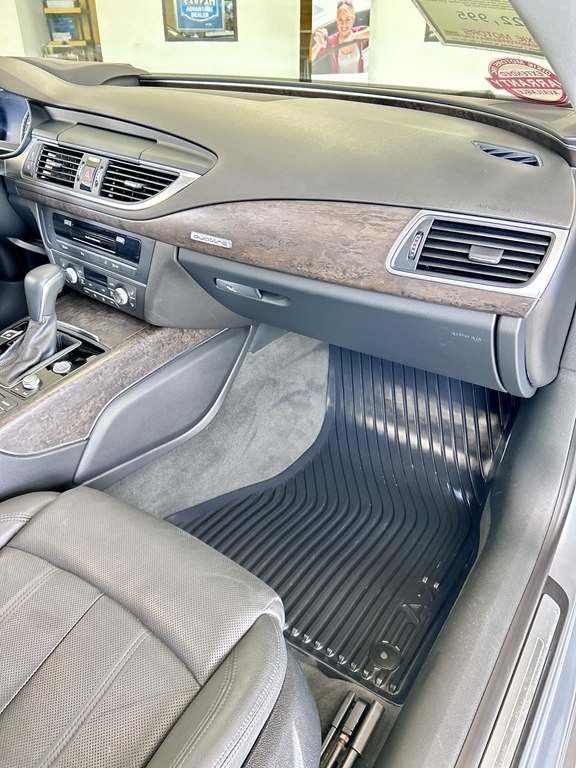 Photo 12 of this AUDI A7