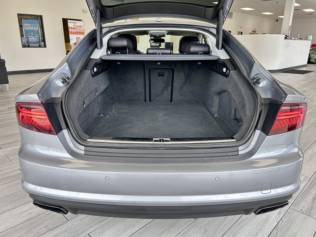 Photo 9 of this AUDI A7