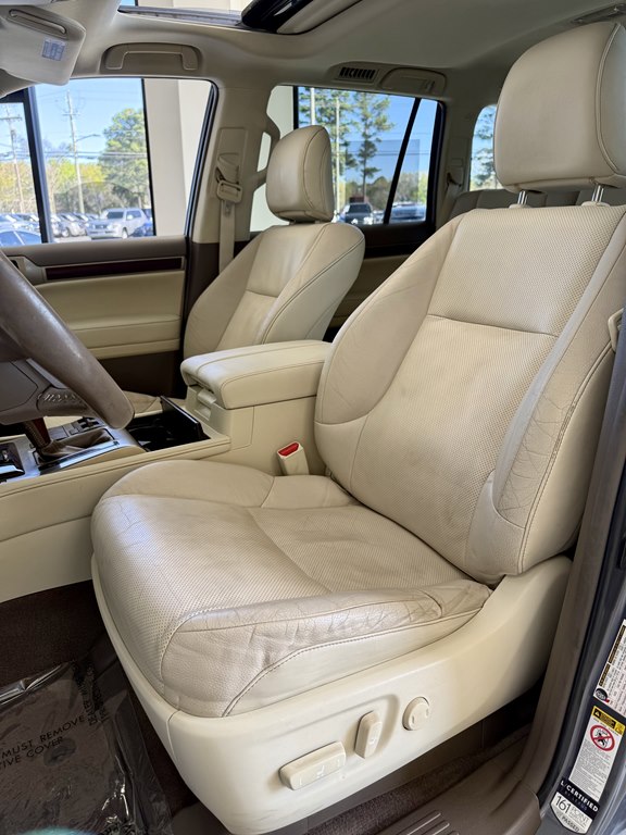 Photo 14 of this LEXUS GX