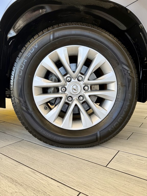 Photo 19 of this LEXUS GX