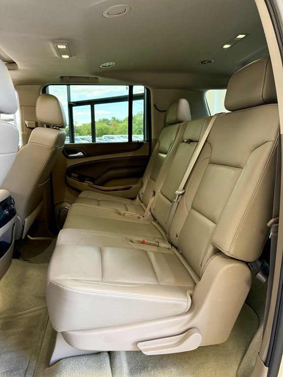 Photo 17 of this CHEVROLET SUBURBAN