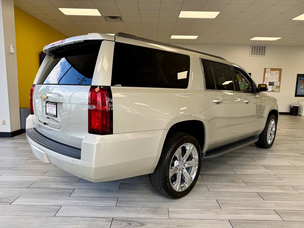 Photo 6 of this CHEVROLET SUBURBAN