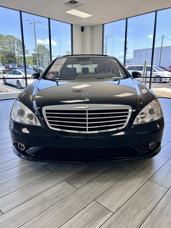 Photo 2 of this MERCEDES-BENZ S-CLASS