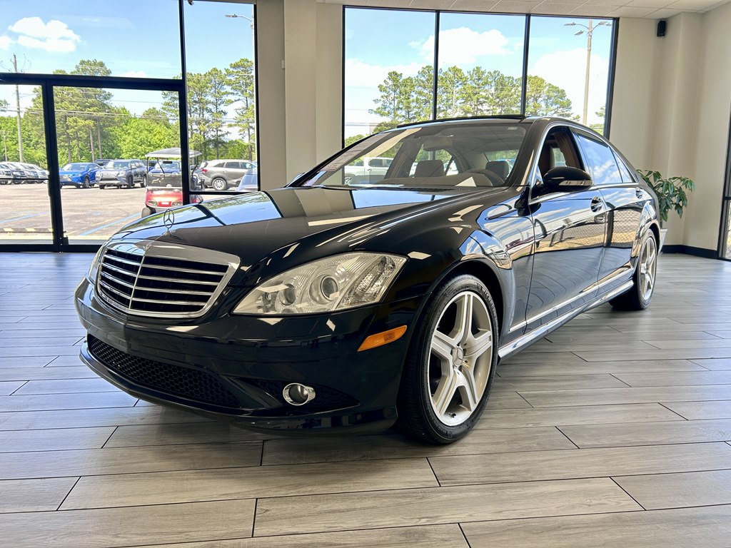 Photo 3 of this MERCEDES-BENZ S-CLASS
