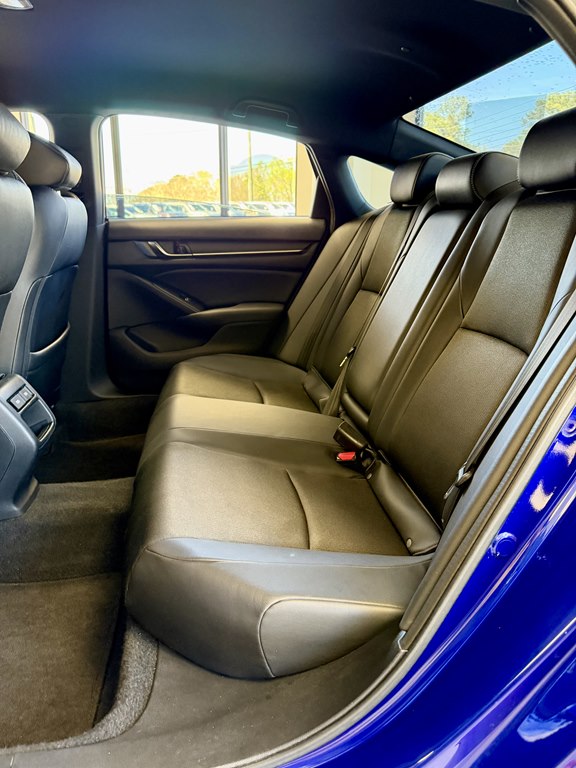 Photo 17 of this HONDA ACCORD