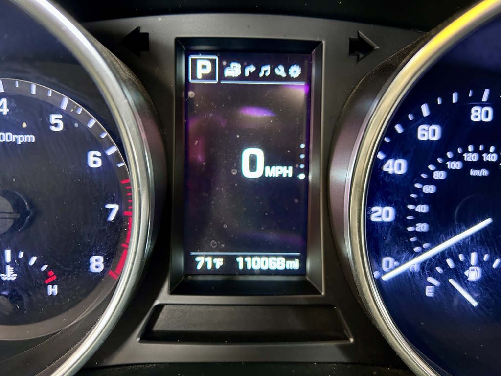 Photo 21 of this HYUNDAI SANTA FE