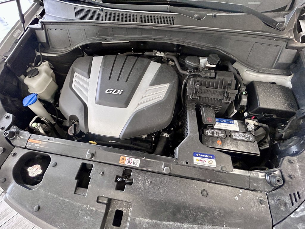 Photo 19 of this HYUNDAI SANTA FE