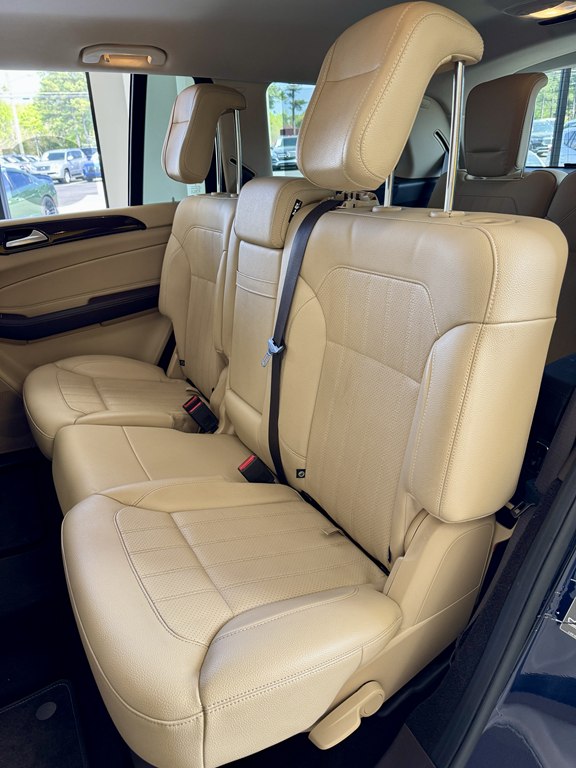 Photo 16 of this MERCEDES-BENZ GLS