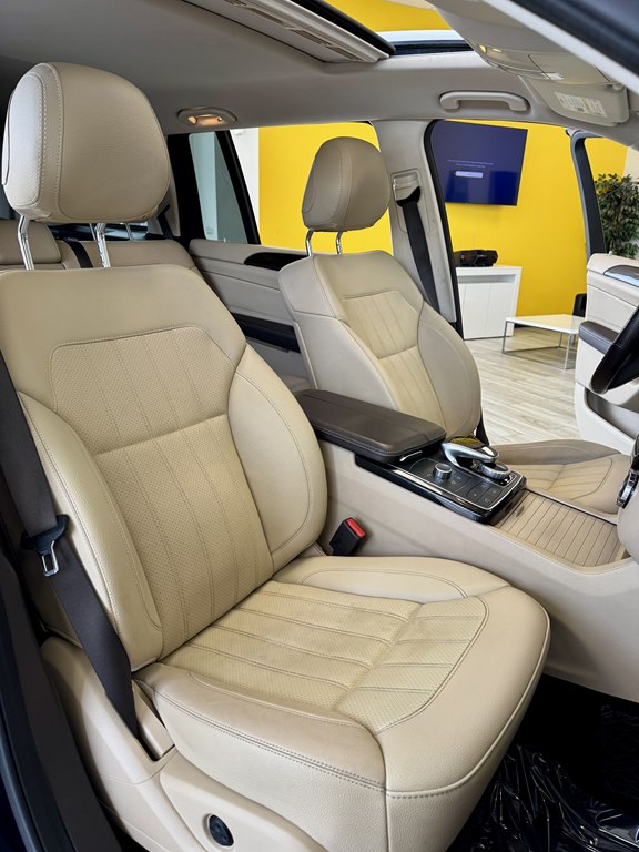Photo 15 of this MERCEDES-BENZ GLS