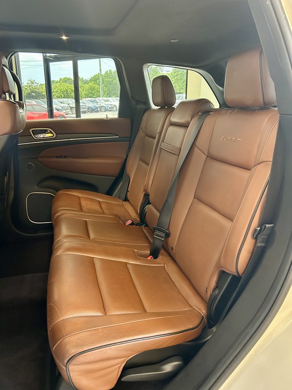 Photo 17 of this JEEP GRAND CHEROKEE