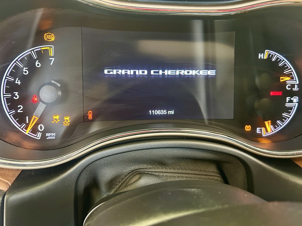 Photo 18 of this JEEP GRAND CHEROKEE