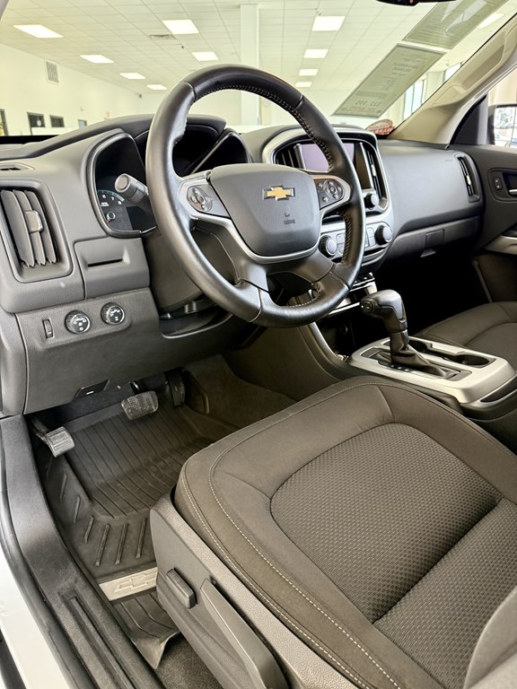 Photo 13 of this CHEVROLET COLORADO