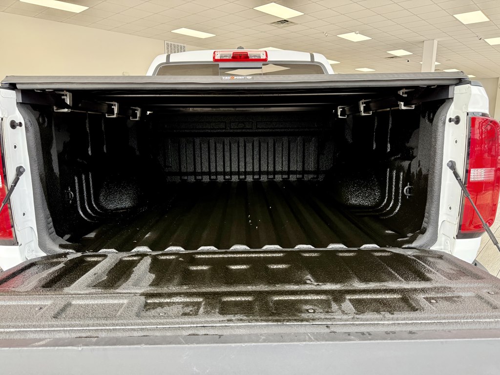 Photo 9 of this CHEVROLET COLORADO