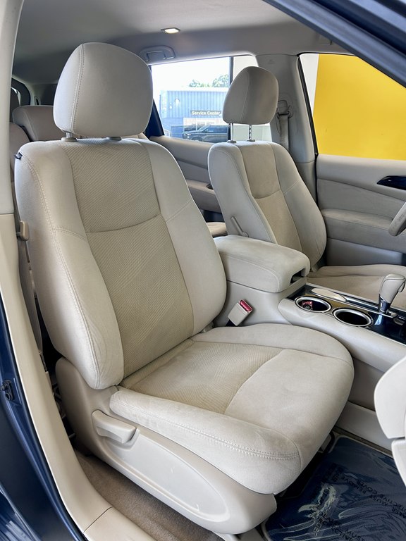 Photo 16 of this NISSAN PATHFINDER