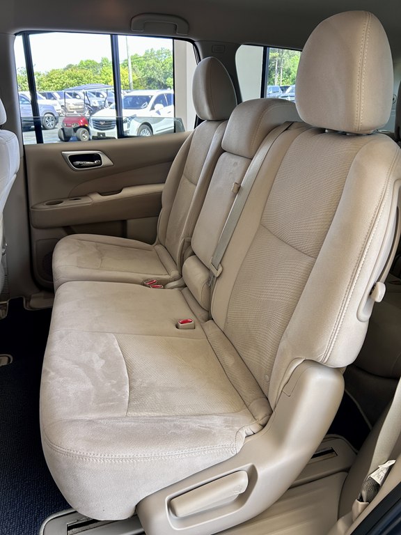 Photo 17 of this NISSAN PATHFINDER
