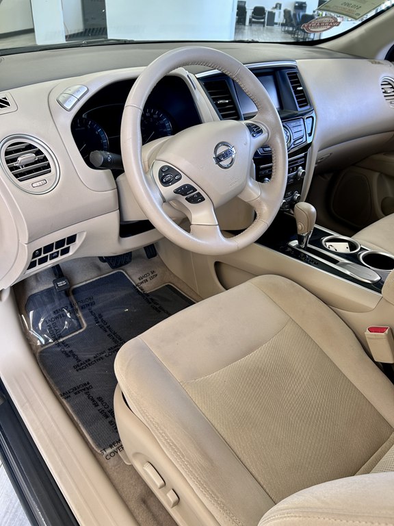 Photo 13 of this NISSAN PATHFINDER