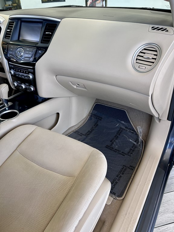 Photo 12 of this NISSAN PATHFINDER