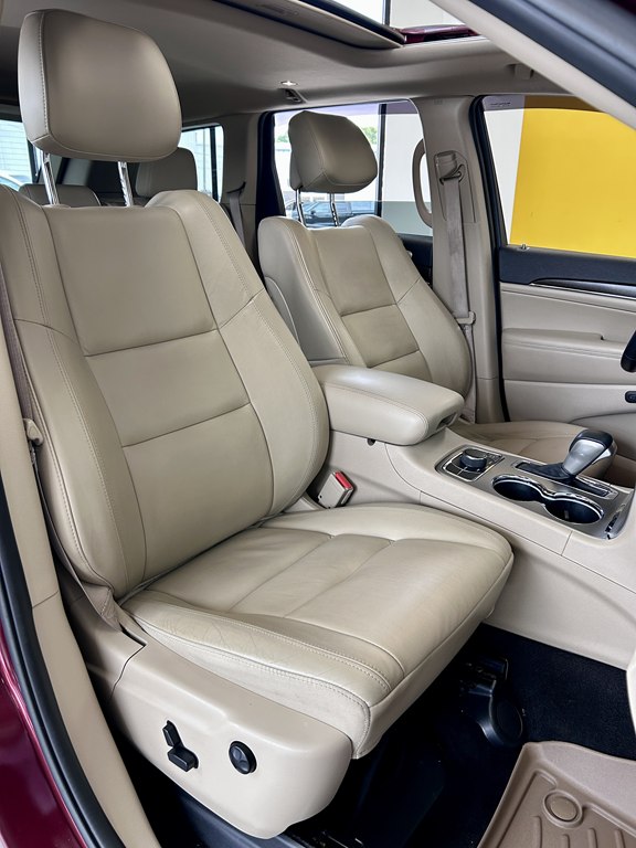 Photo 16 of this JEEP GRAND CHEROKEE
