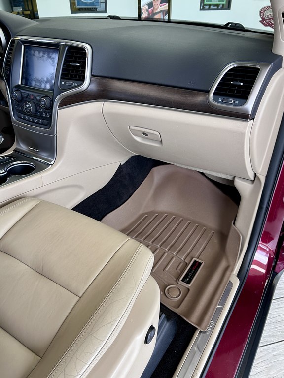 Photo 12 of this JEEP GRAND CHEROKEE
