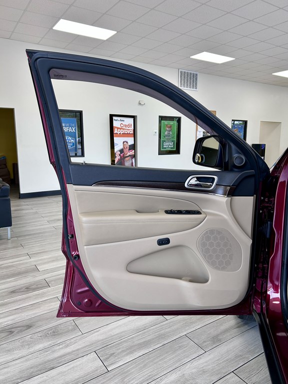 Photo 15 of this JEEP GRAND CHEROKEE