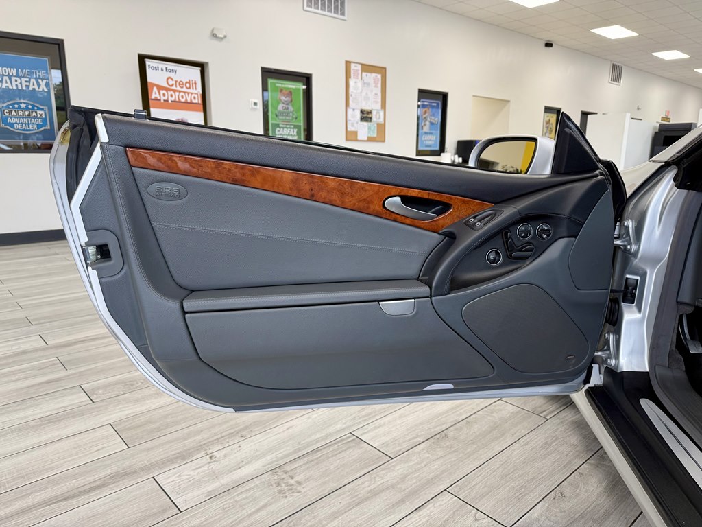 Photo 14 of this MERCEDES-BENZ SL