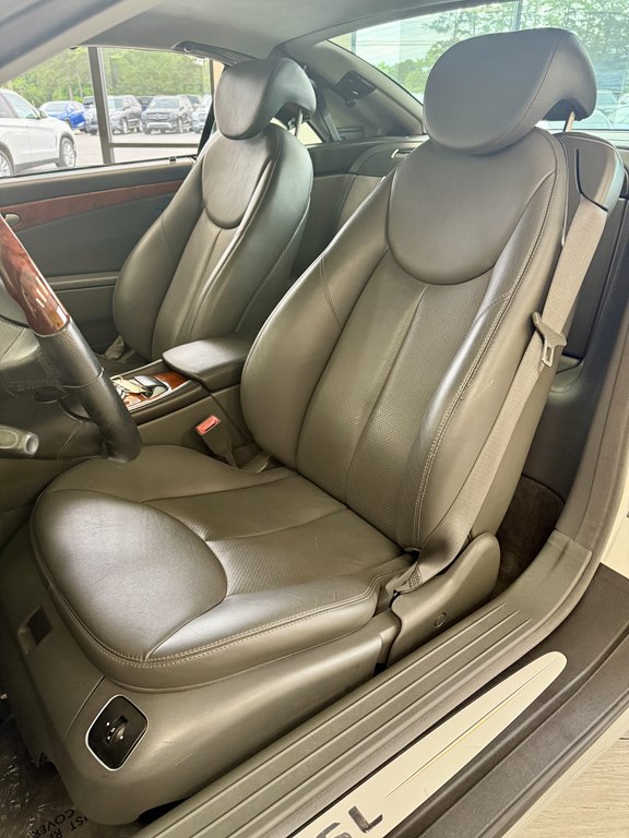 Photo 13 of this MERCEDES-BENZ SL