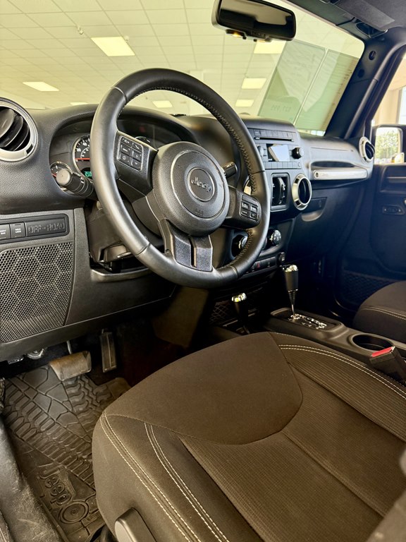 Photo 12 of this JEEP WRANGLER UNLIMI