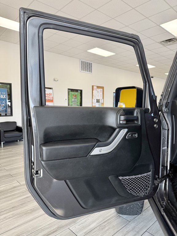 Photo 14 of this JEEP WRANGLER UNLIMI