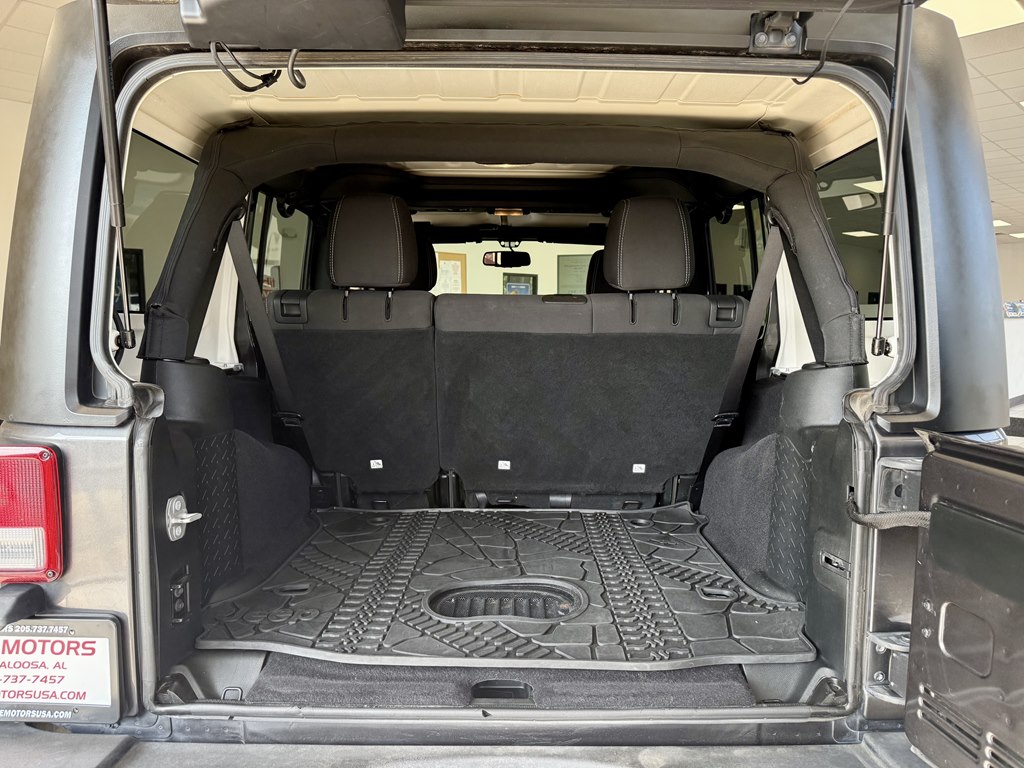 Photo 9 of this JEEP WRANGLER UNLIMI
