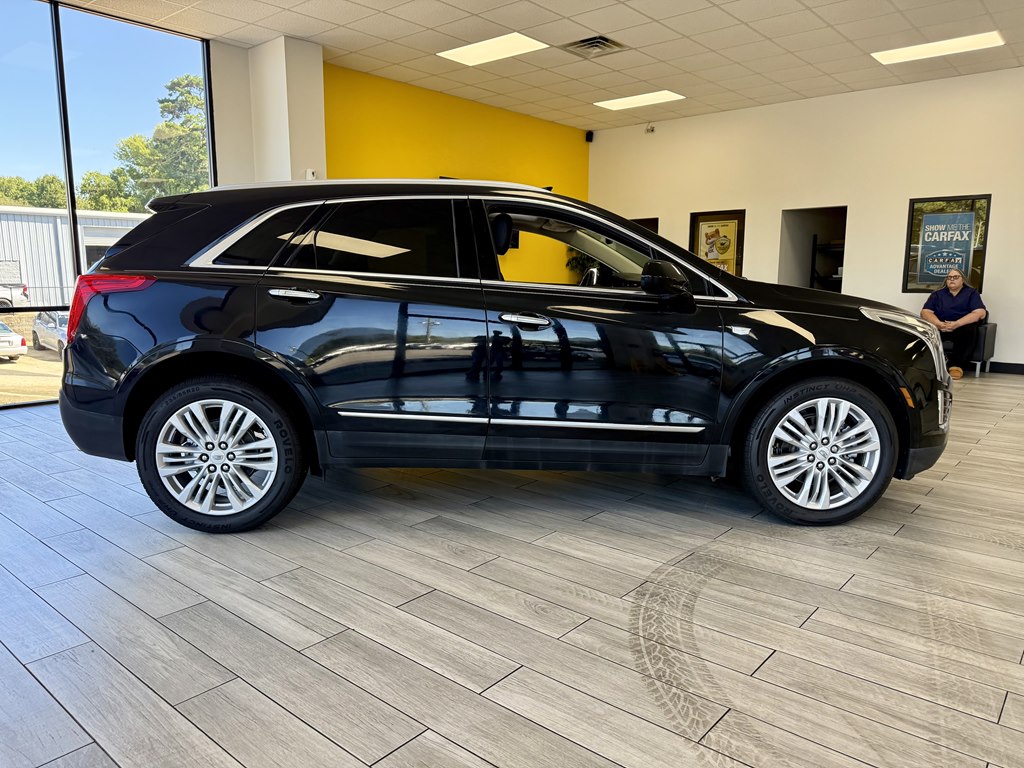 Photo 5 of this CADILLAC XT5