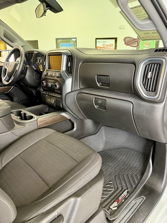 Photo 12 of this CHEVROLET SILVERADO