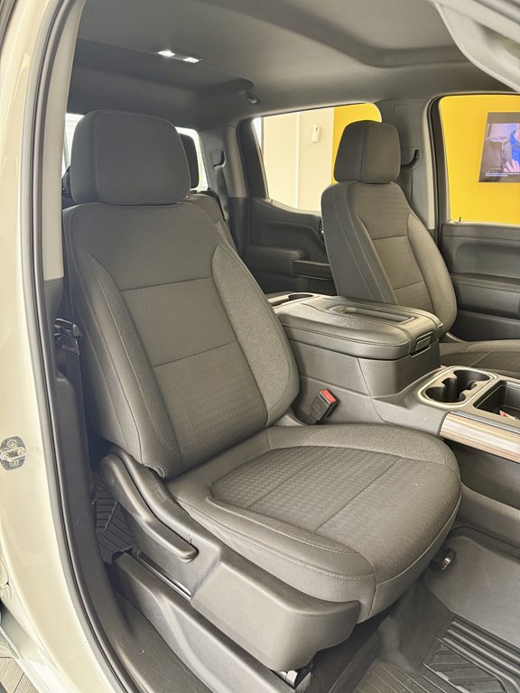 Photo 16 of this CHEVROLET SILVERADO