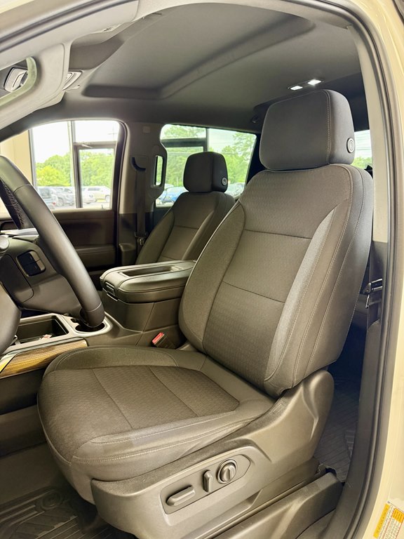 Photo 14 of this CHEVROLET SILVERADO