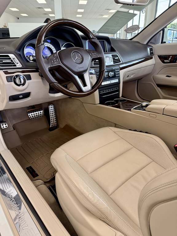 Photo 13 of this MERCEDES-BENZ E-CLASS