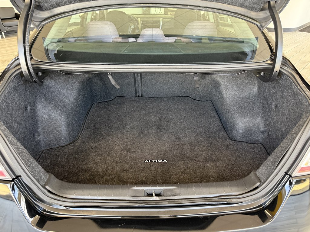 Photo 9 of this NISSAN ALTIMA