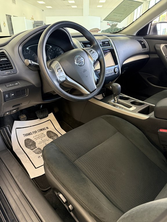 Photo 12 of this NISSAN ALTIMA