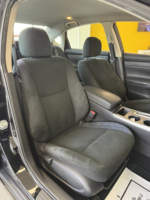 Photo 15 of this NISSAN ALTIMA